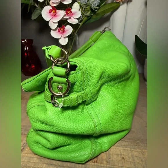 Kate Spade New York Cobble Hill Little Minka. Shamrock. Crossbody or handheld. - Picture 4 of 14